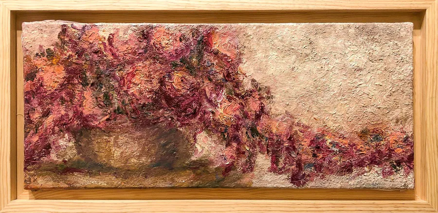 La espera, obra original de César Escudero; Óleo y barro sobre lienzo · 79 x 39 x 3 cm · 2025, Anomalía Arte CDMX